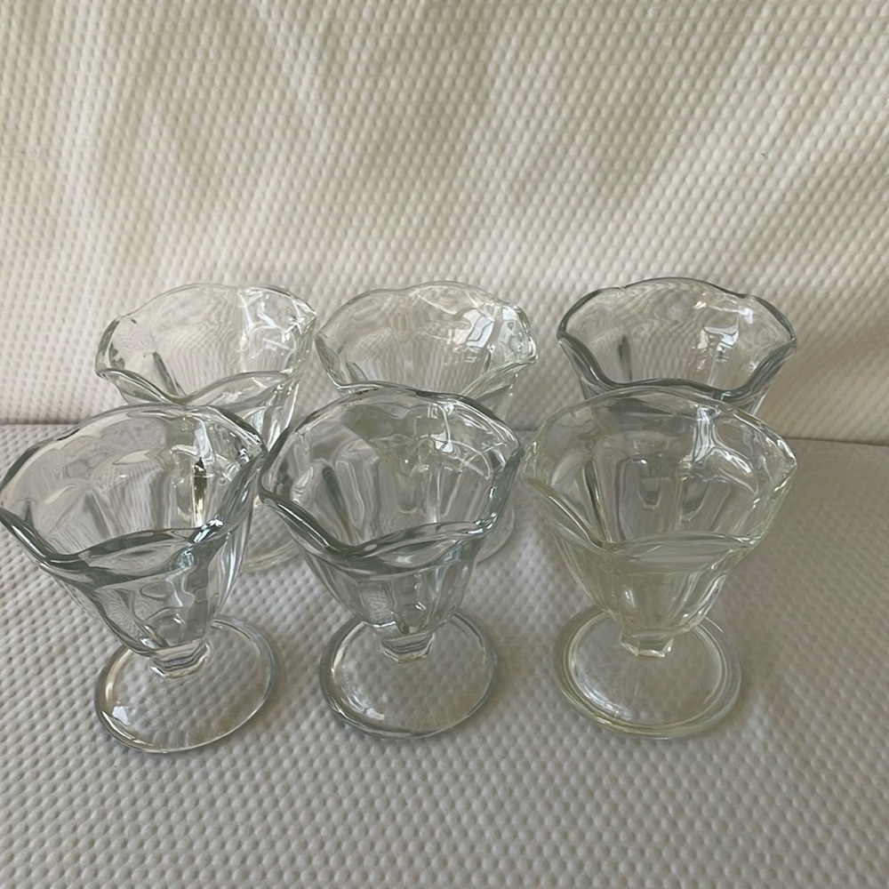 Vintage Anchor Hocking Dessert/Ice Cream Glasses. Set of Six.